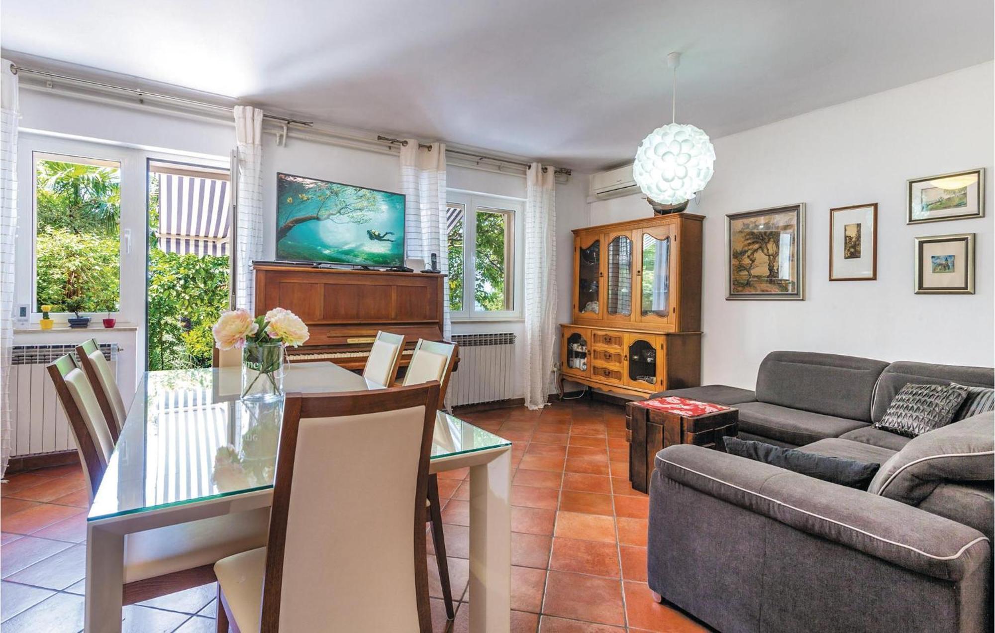 Amazing Home In Podstrana With Kitchen מראה חיצוני תמונה