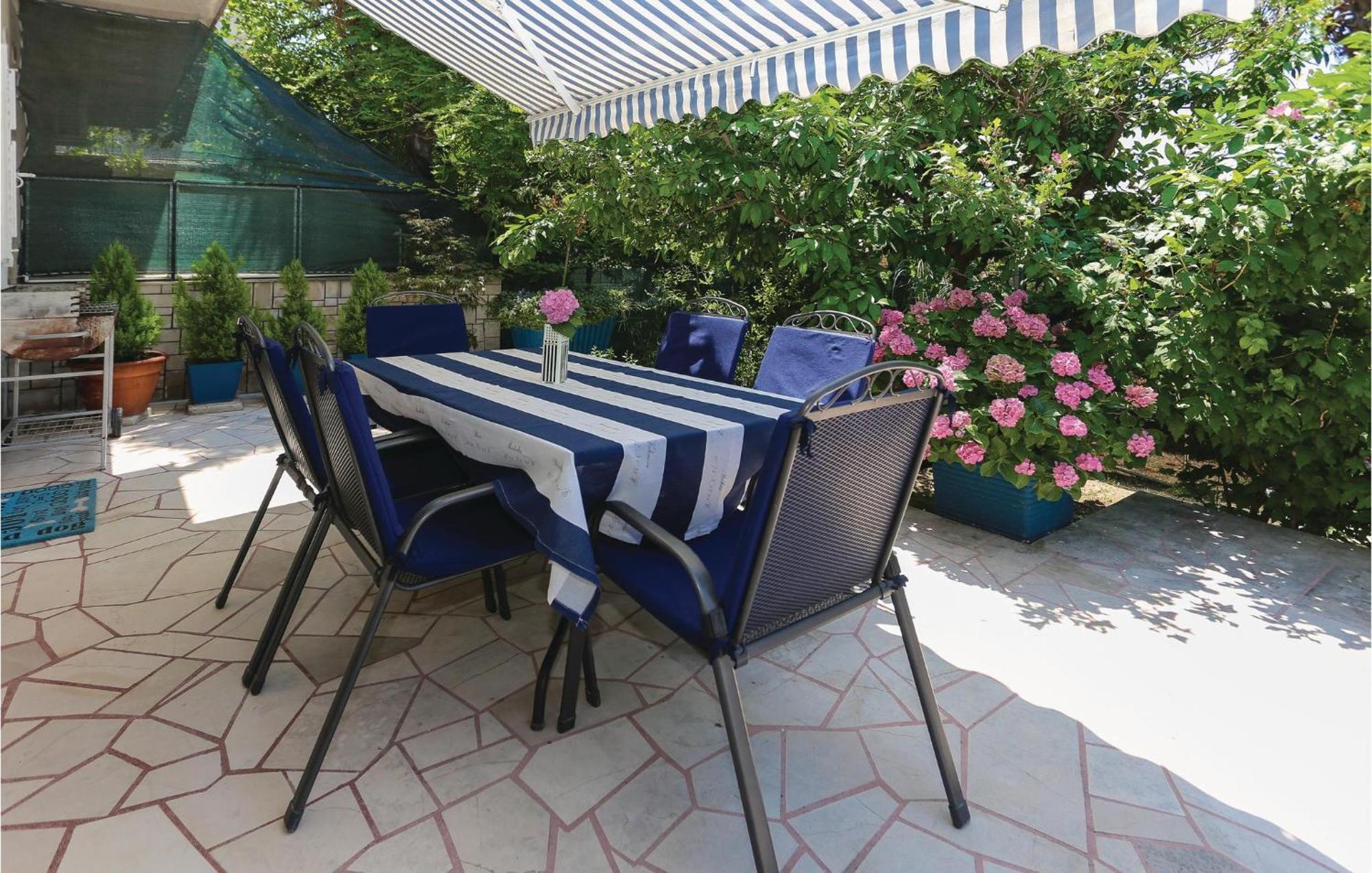 Amazing Home In Podstrana With Kitchen מראה חיצוני תמונה