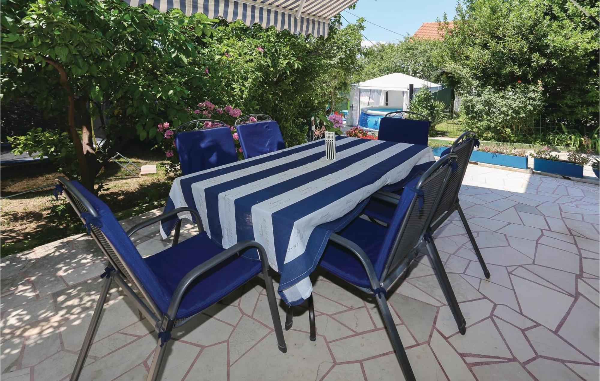 Amazing Home In Podstrana With Kitchen מראה חיצוני תמונה